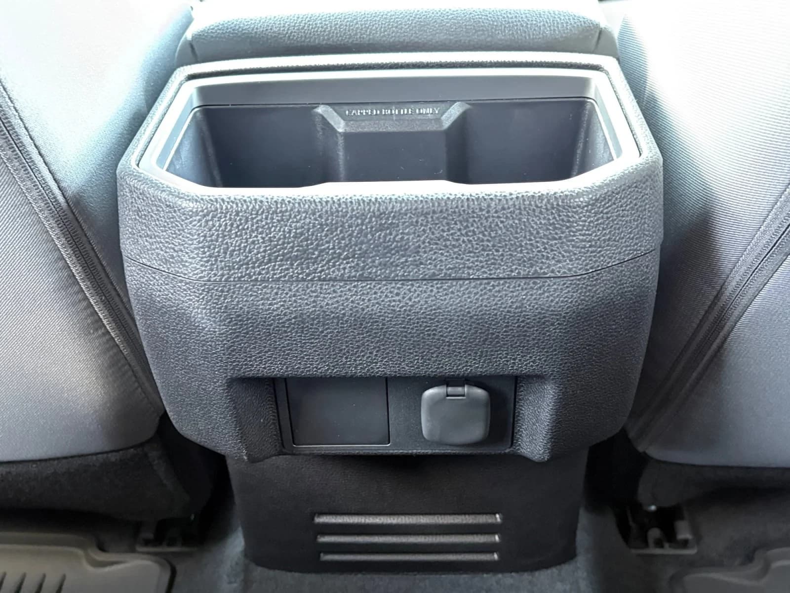 Toyota Tacoma 4WD TRD Sport Double Cab 5' Bed AT (Natl) 2026 — side view