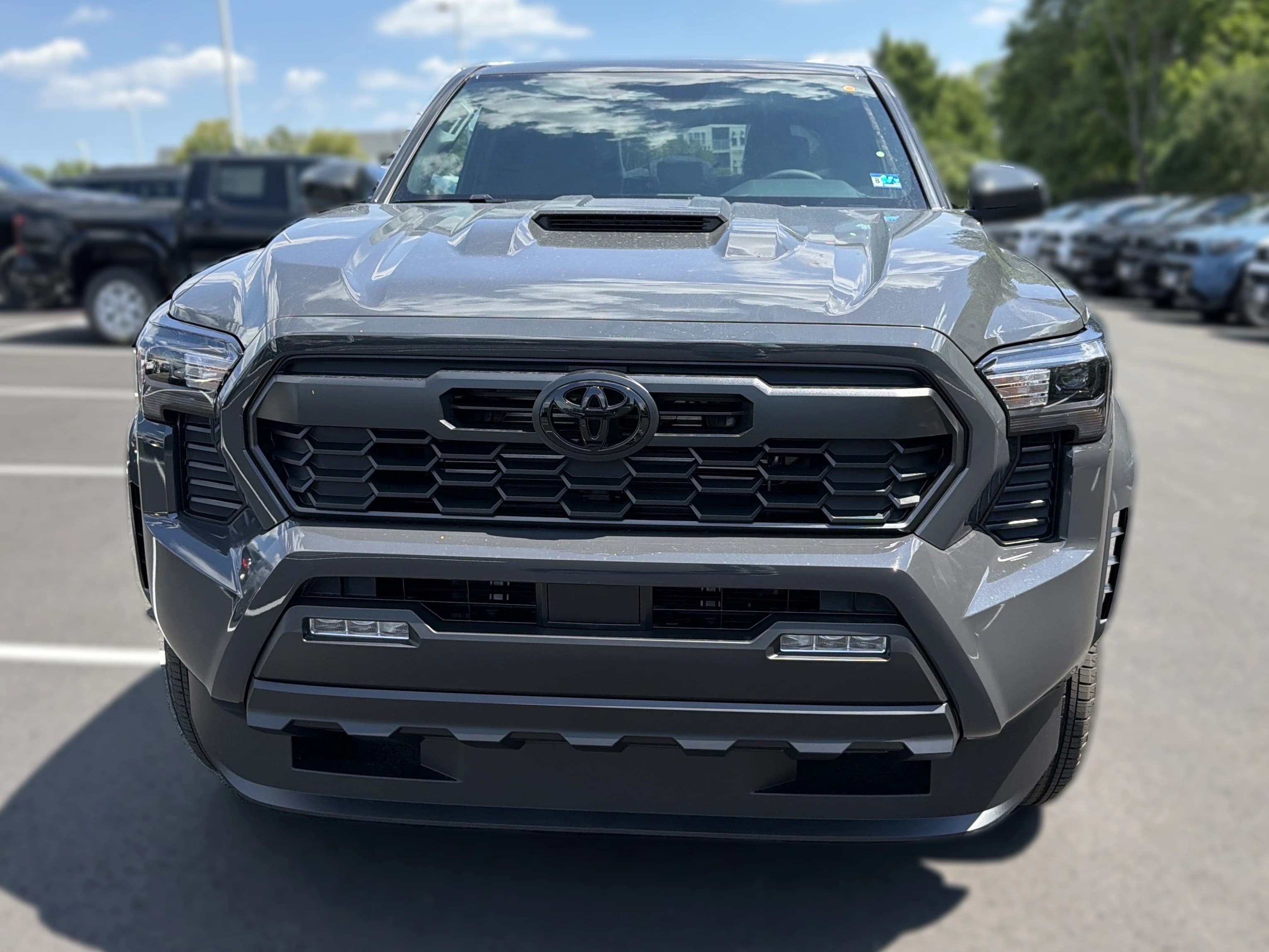 Toyota Tacoma 4WD TRD Sport Double Cab 5' Bed AT (Natl) 2026 — side view