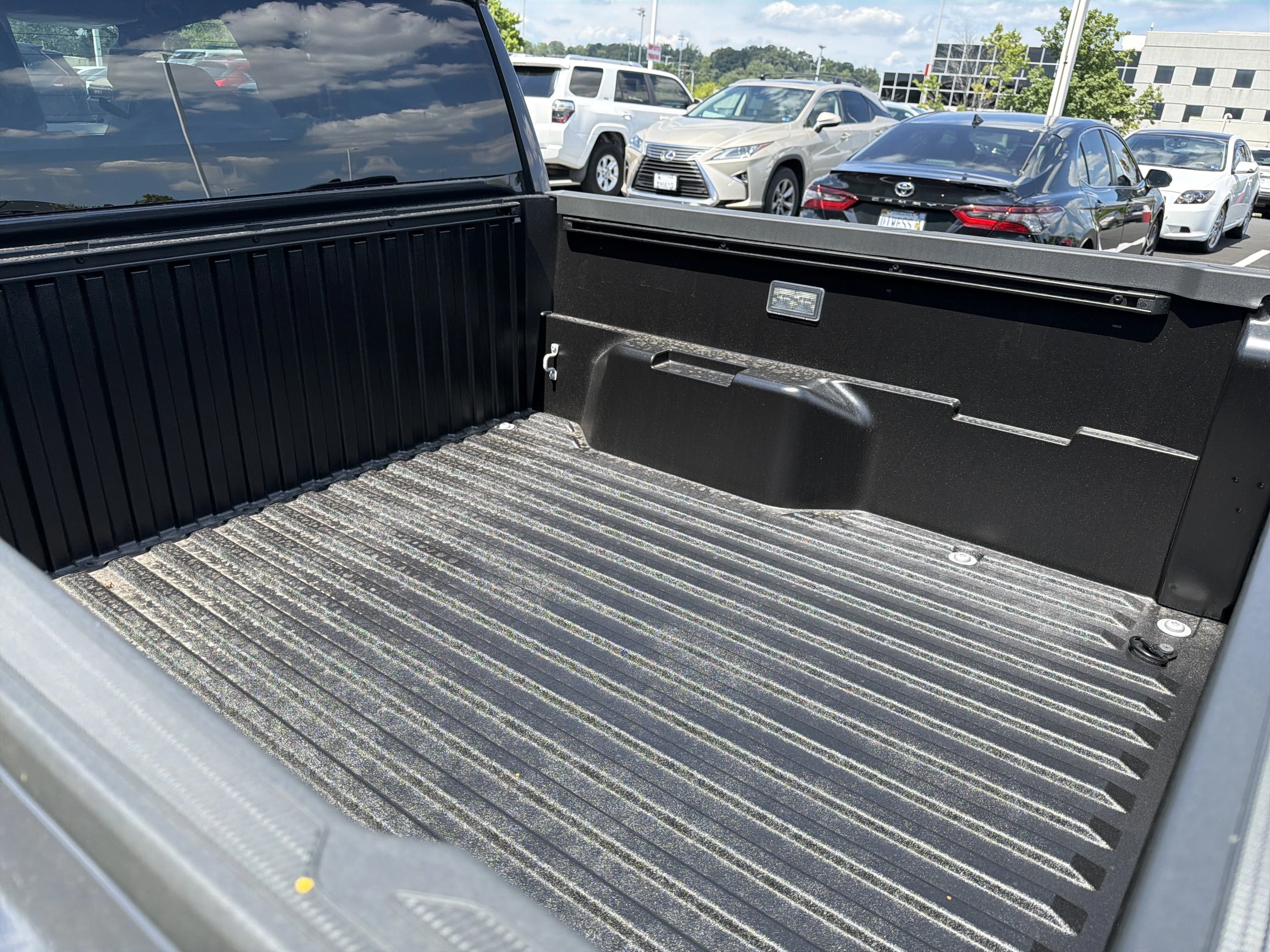 Toyota Tacoma 4WD TRD Sport Double Cab 5' Bed AT (Natl) 2026 — side view