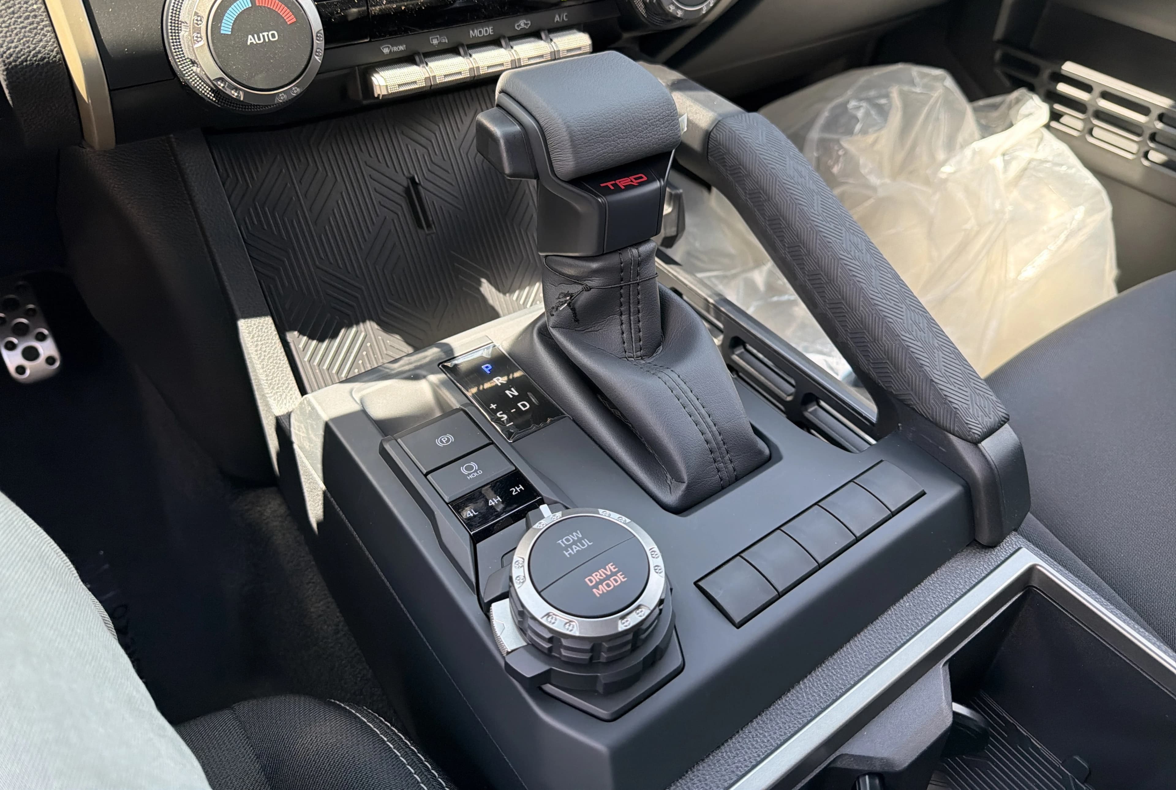 Toyota Tacoma 4WD TRD Sport Double Cab 5' Bed AT (Natl) 2026 — side view