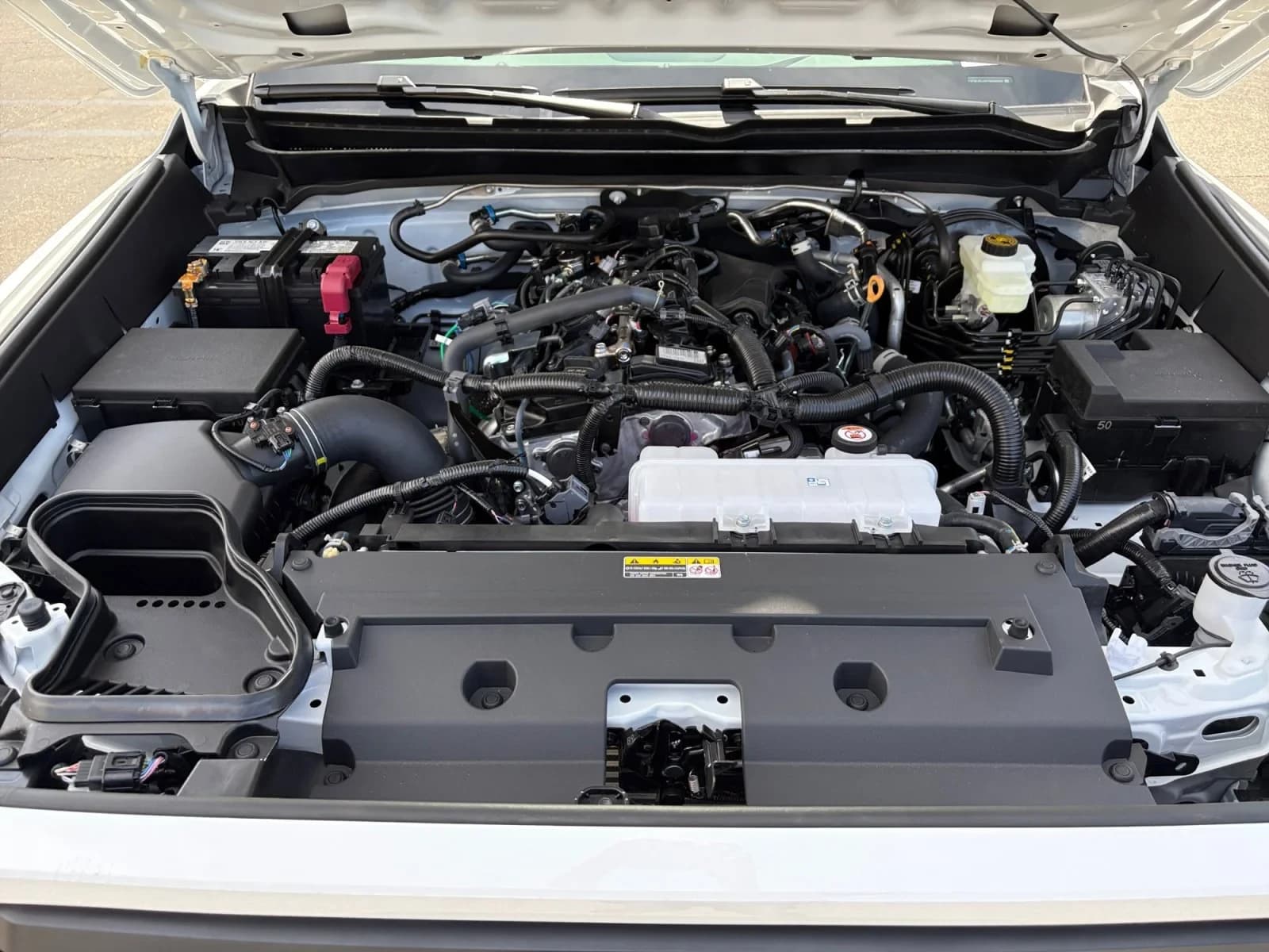 Toyota Tacoma 4WD SR5 Double Cab 5' Bed AT (Natl) 2026 — side view