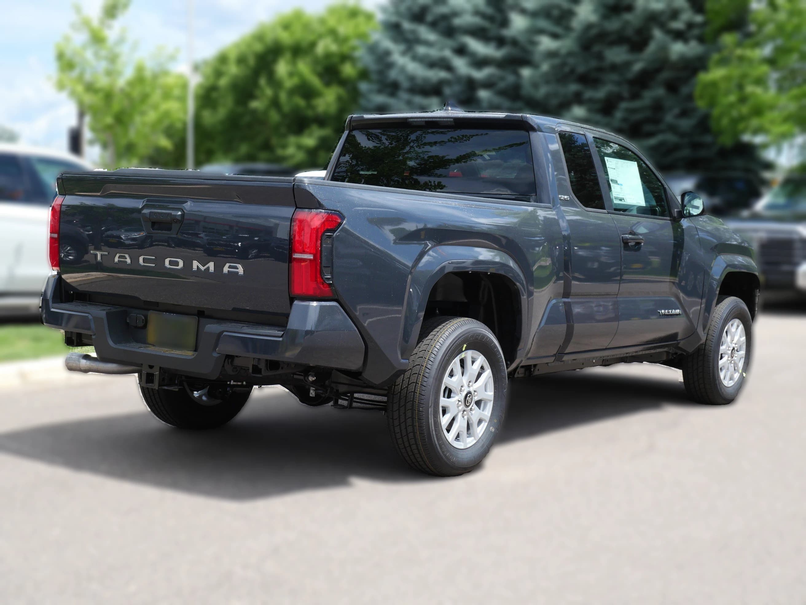 Toyota Tacoma 2WD SR5 XtraCab 6' Bed AT (Natl) 2026 — side view