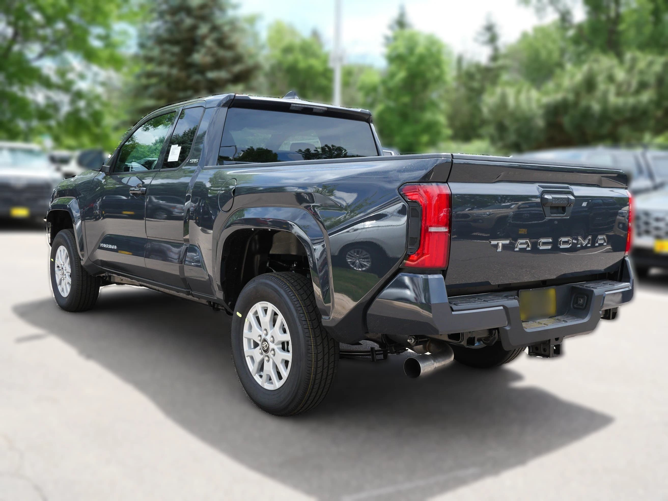 Toyota Tacoma 2WD SR5 XtraCab 6' Bed AT (Natl) 2026 — side view