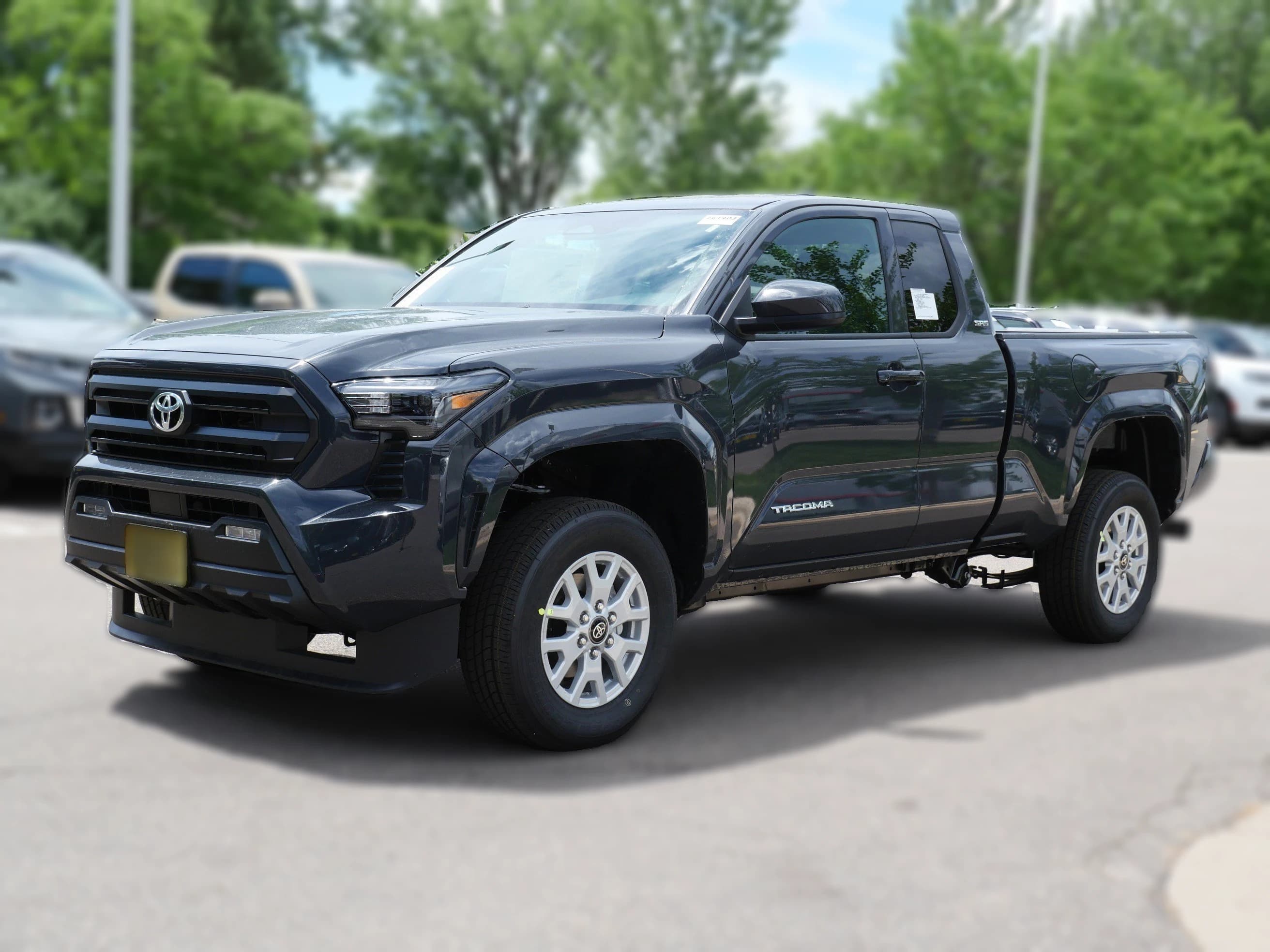 Toyota Tacoma 2WD SR5 XtraCab 6' Bed AT (Natl) 2026 — side view