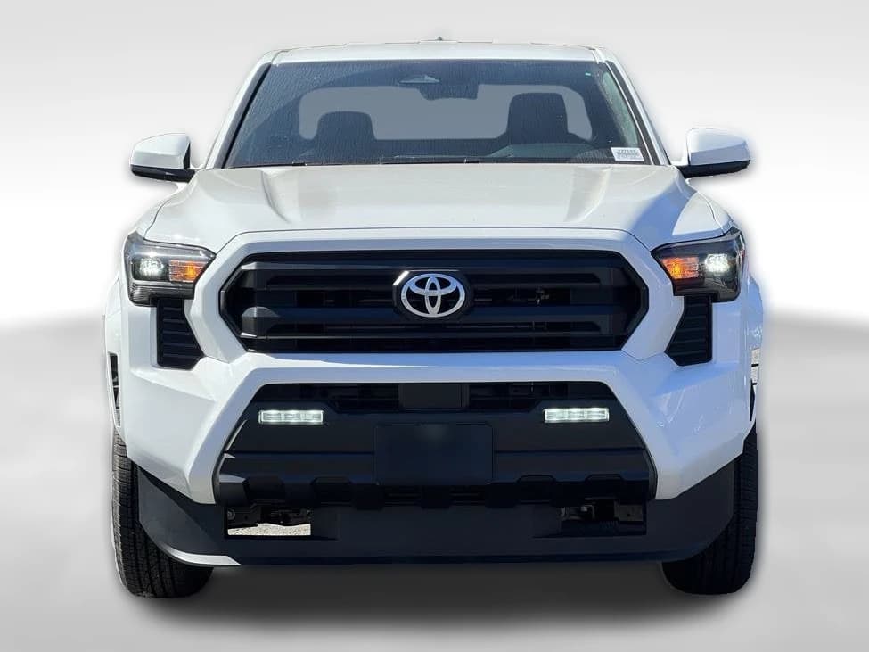Toyota Tacoma 2WD SR5 XtraCab 6' Bed AT (Natl) 2026 — side view