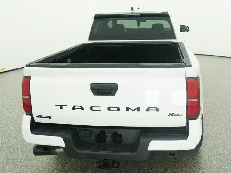 Toyota Tacoma 4WD SR5 Double Cab 5' Bed AT (Natl) 2026 — side view