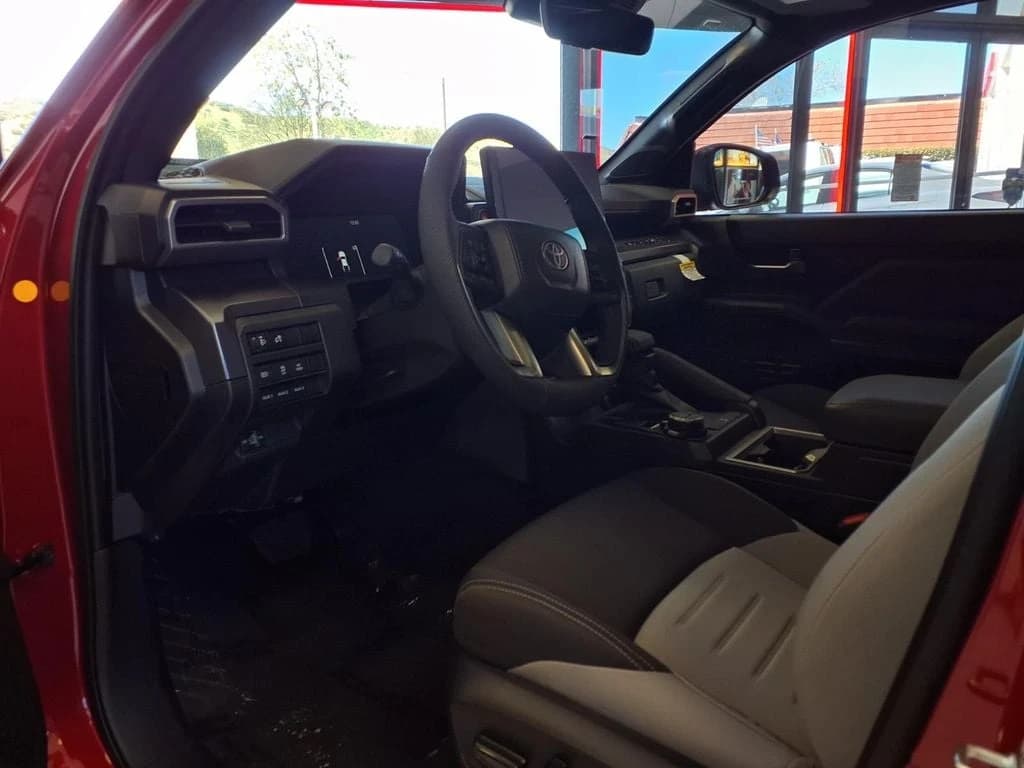 Toyota Tacoma 4WD TRD Off Road Double Cab 5' Bed AT (Natl) 2026 — side view
