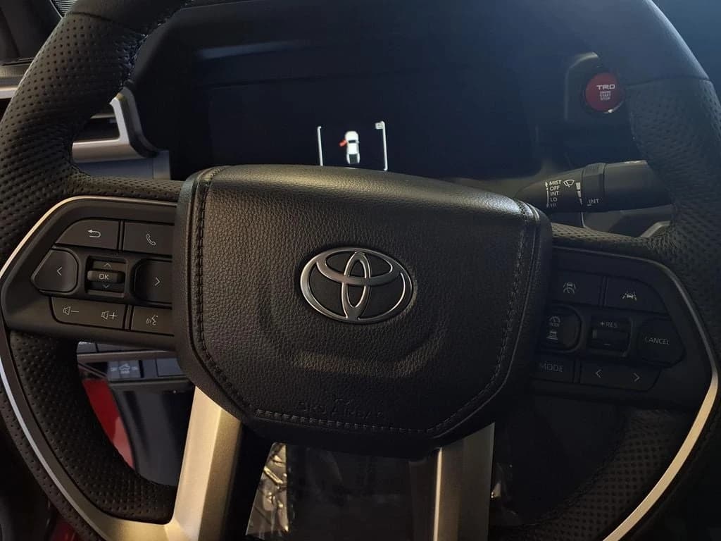 Toyota Tacoma 4WD TRD Off Road Double Cab 5' Bed AT (Natl) 2026 — side view