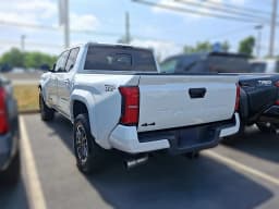 Toyota Tacoma 4WD TRD Sport Double Cab 6' Bed AT (Natl) 2026 — side view