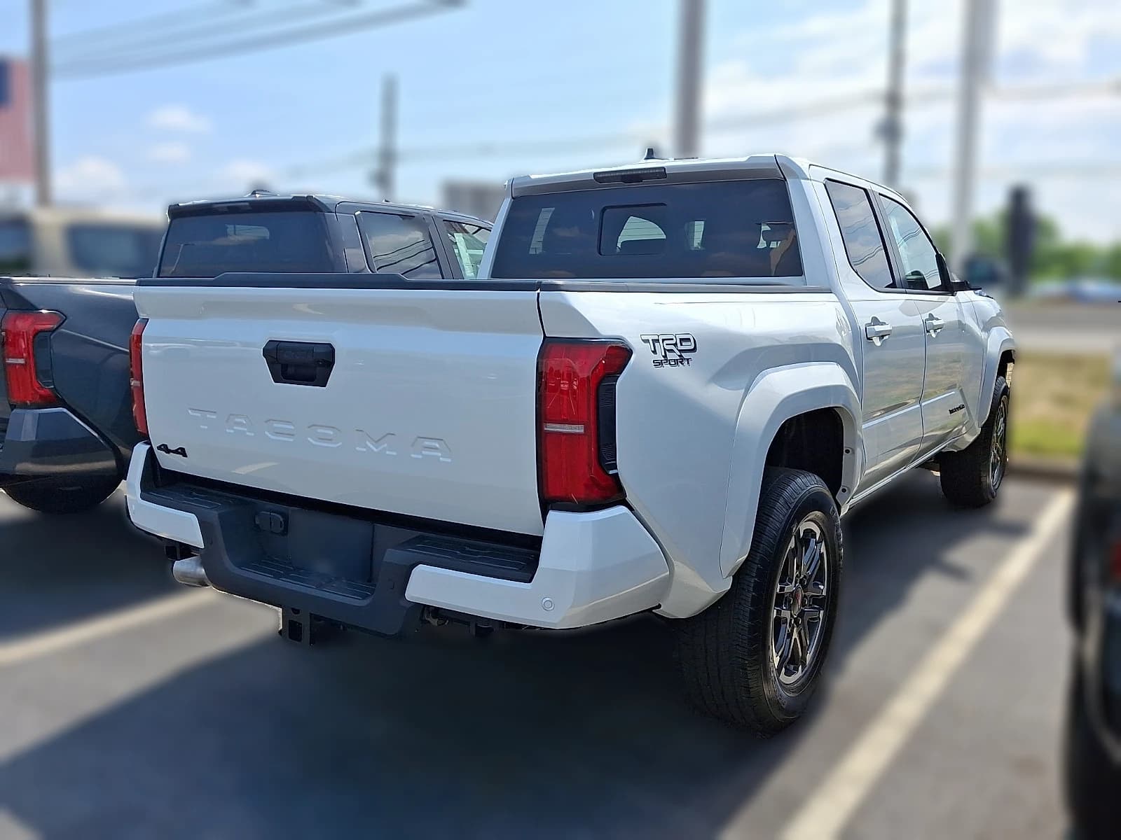 Toyota Tacoma 4WD TRD Sport Double Cab 6' Bed AT (Natl) 2026 — side view