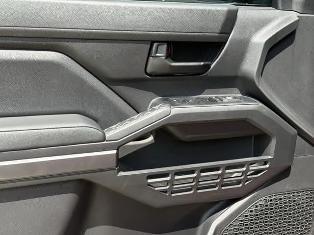 Toyota Tacoma 4WD SR5 Double Cab 5' Bed AT (Natl) 2026 — side view