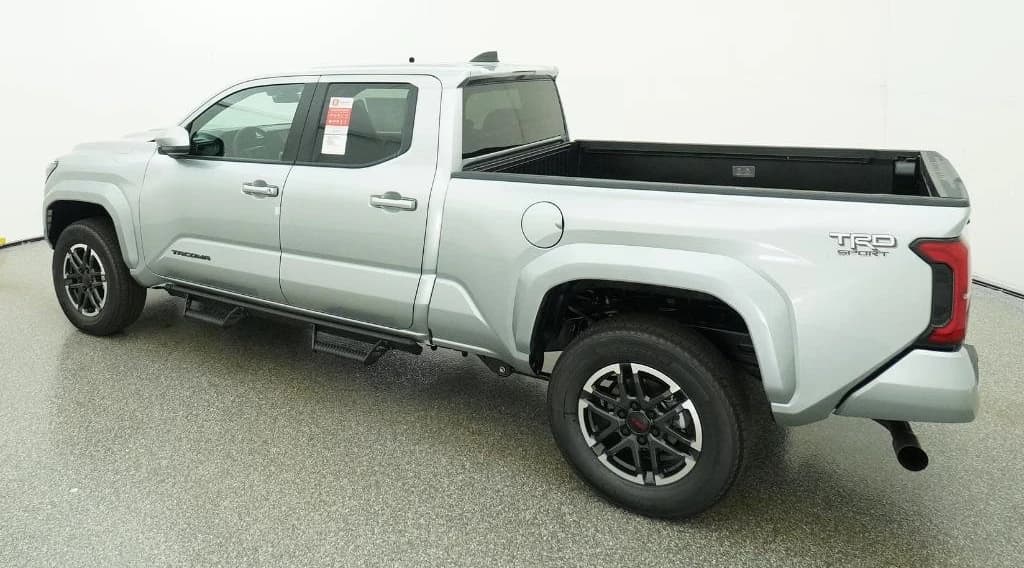 Toyota Tacoma 4WD TRD Sport Double Cab 6' Bed AT (Natl) 2026 — side view