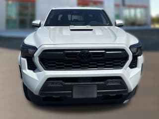 Toyota Tacoma 4WD TRD Sport Double Cab 6' Bed AT (Natl)