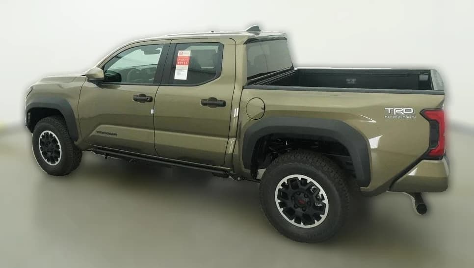 Toyota Tacoma 4WD TRD Off Road Double Cab 5' Bed AT (Natl) 2026 — side view