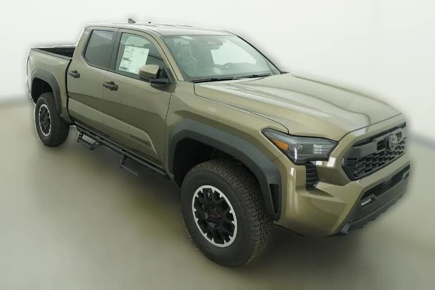 Toyota Tacoma 4WD TRD Off Road Double Cab 5' Bed AT (Natl) 2026 — side view