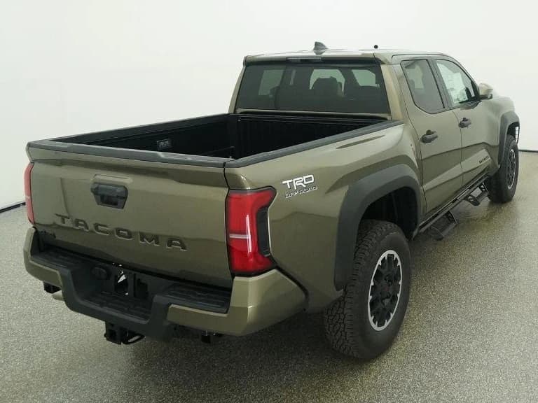 Toyota Tacoma 4WD TRD Off Road Double Cab 5' Bed AT (Natl) 2026 — side view