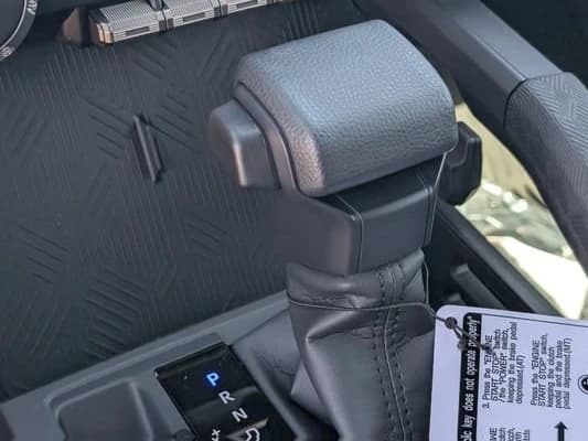 Toyota Tacoma 4WD SR5 Double Cab 5' Bed AT (Natl) 2026 — side view