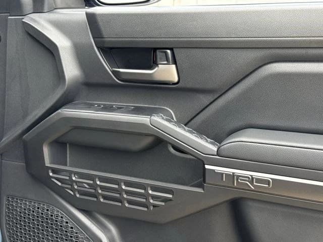 Toyota Tacoma 4WD TRD Off Road Double Cab 5' Bed AT (Natl) 2026 — side view