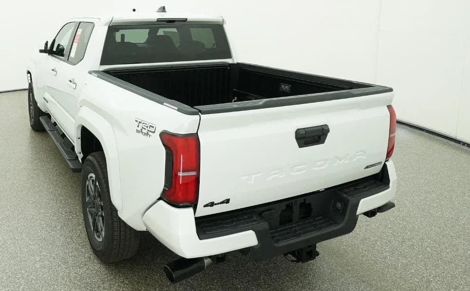 Toyota Tacoma 4WD TRD Sport Hybrid Double Cab 5' Bed AT (Natl) 2026 — side view