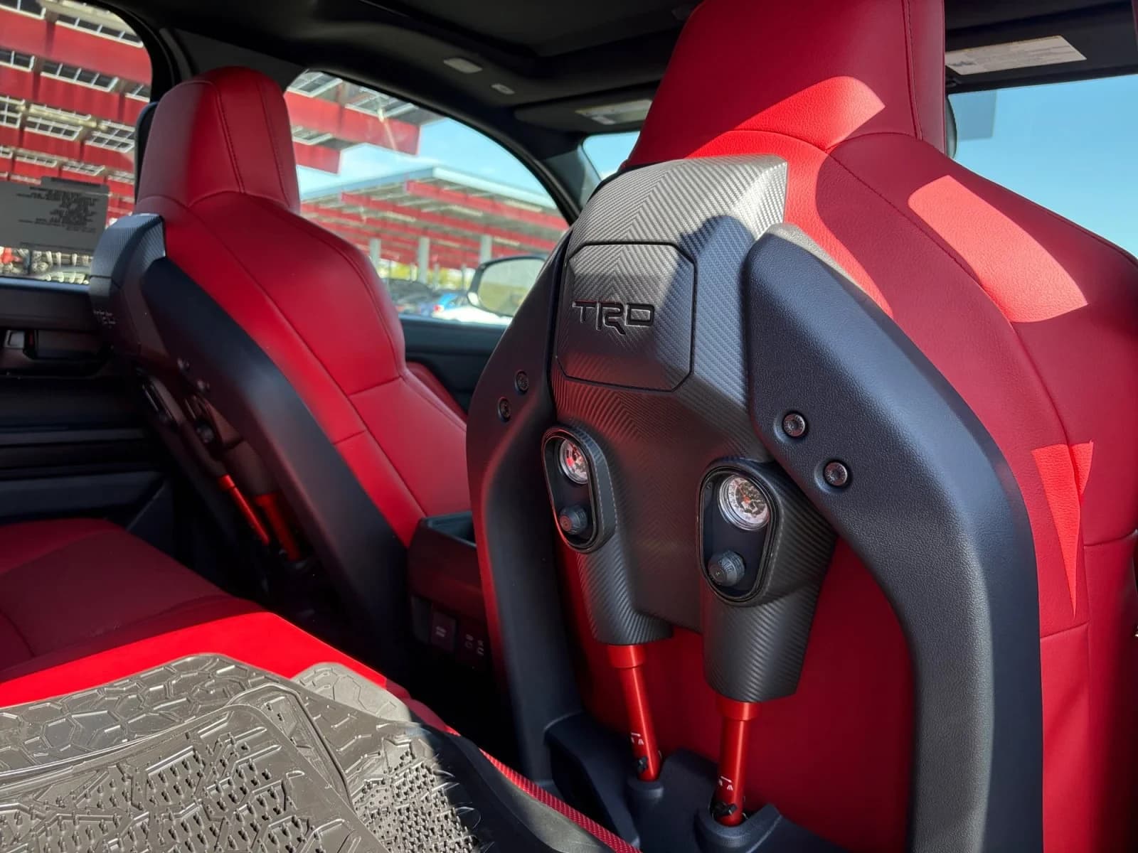 Toyota Tacoma 4WD TRD Pro Hybrid Double Cab 5' Bed AT (Natl) 2026 — side view