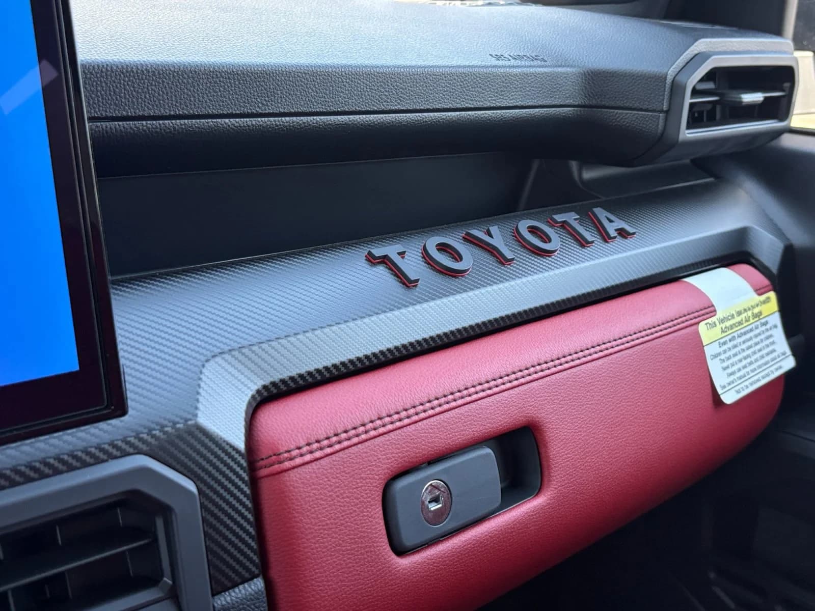 Toyota Tacoma 4WD TRD Pro Hybrid Double Cab 5' Bed AT (Natl) 2026 — side view