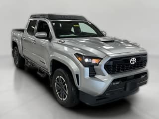 Toyota Tacoma 4WD TRD Sport Hybrid Double Cab 5' Bed AT (Natl)