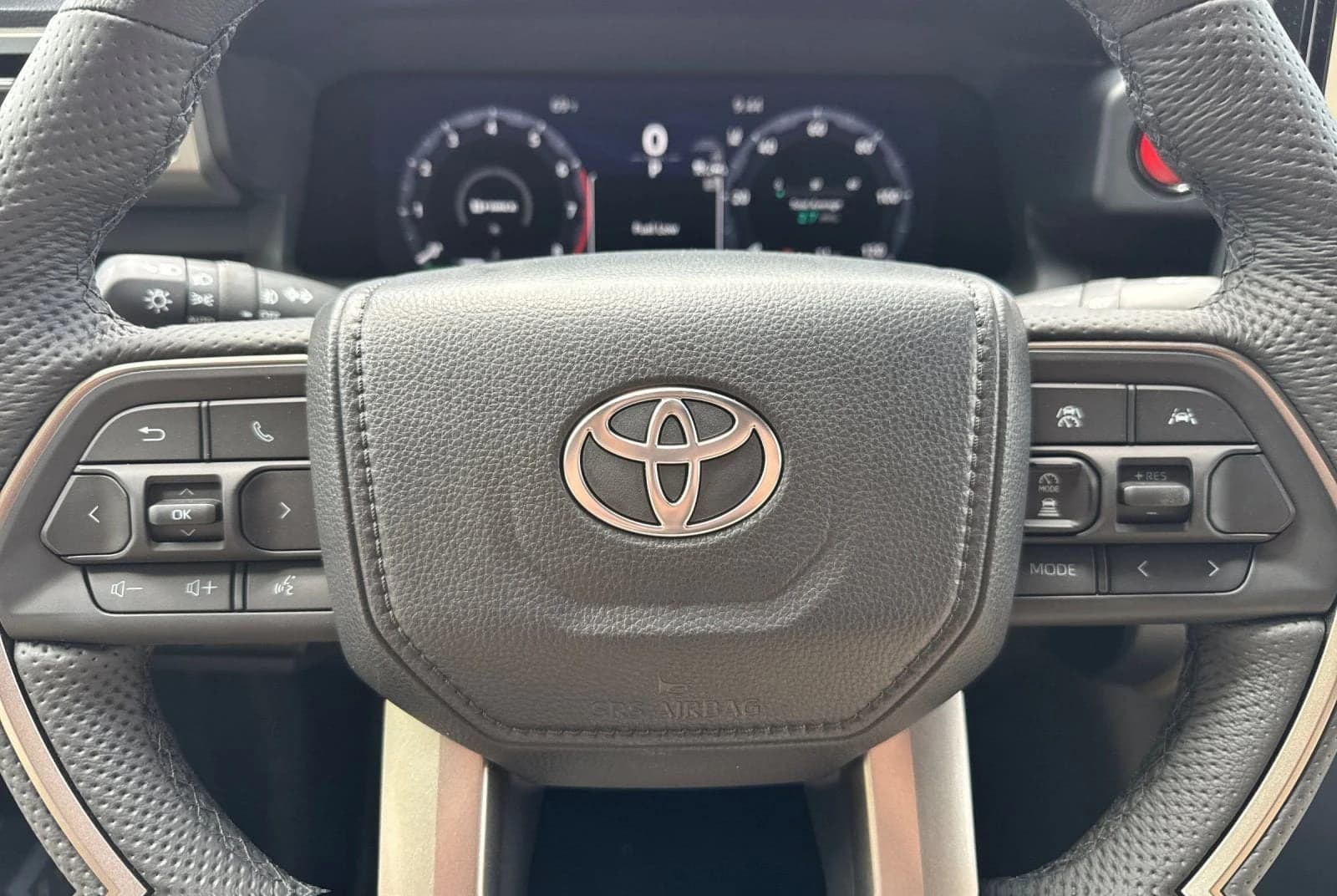Toyota Tacoma 4WD TRD Sport Hybrid Double Cab 5' Bed AT (Natl) 2026 — side view
