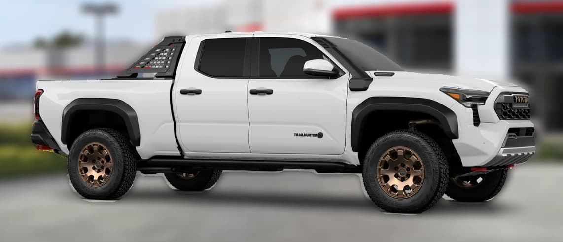 Toyota Tacoma 4WD Trailhunter Hybrid Double Cab 6' Bed AT (Natl) 2026 — side view