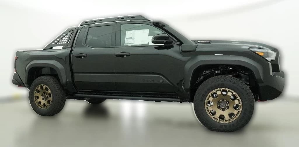 Toyota Tacoma 4WD Trailhunter Hybrid Double Cab 5' Bed AT (Natl) 2026 — side view