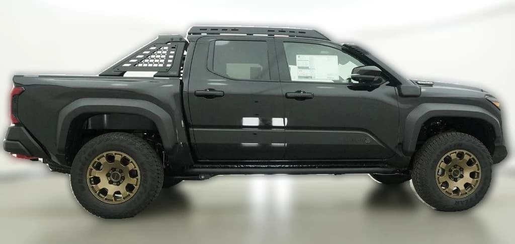 Toyota Tacoma 4WD Trailhunter Hybrid Double Cab 5' Bed AT (Natl) 2026 — side view