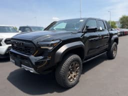 Toyota Tacoma 4WD Trailhunter Hybrid Double Cab 5' Bed AT (Natl) 2026 — side view