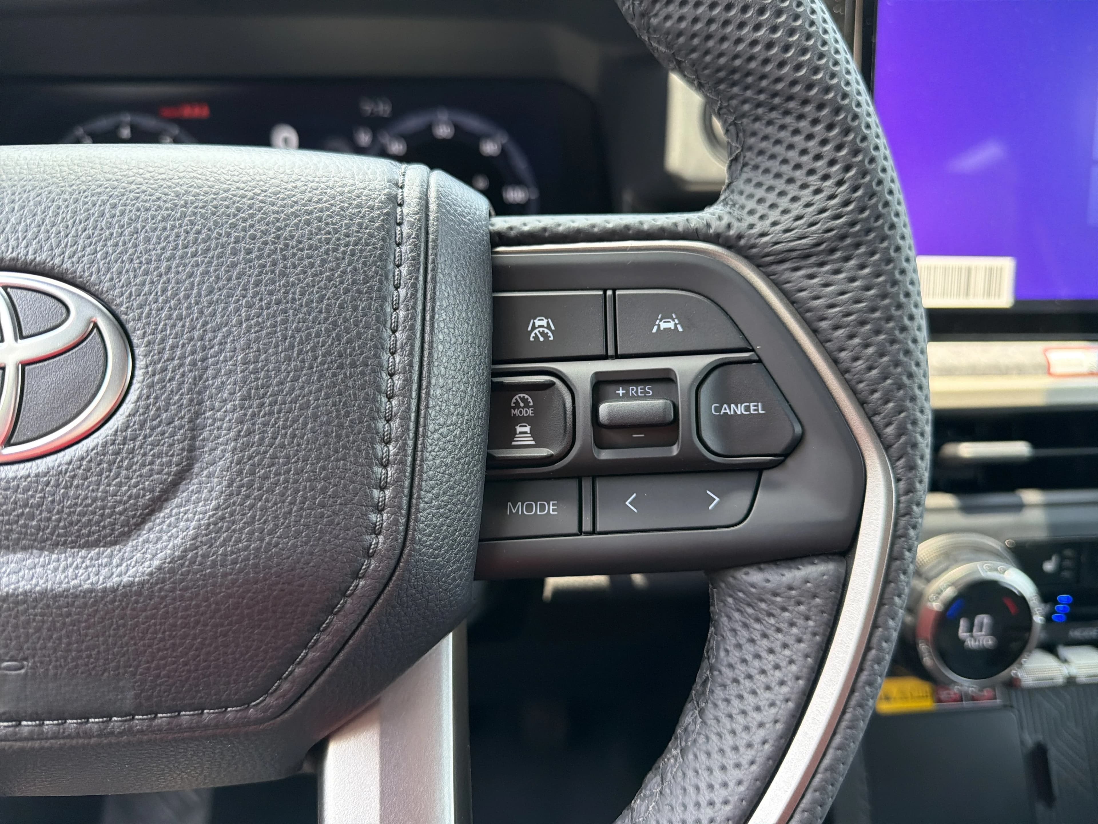 Toyota Tacoma 4WD Trailhunter Hybrid Double Cab 5' Bed AT (Natl) 2026 — side view