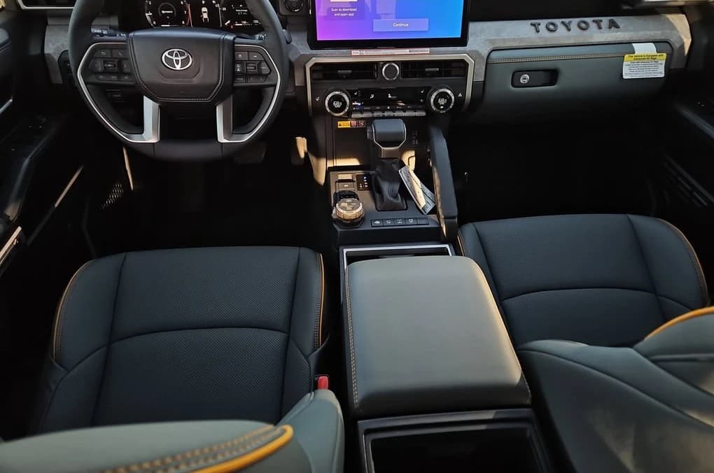 Toyota Tacoma 4WD Trailhunter Hybrid Double Cab 6' Bed AT (Natl) 2026 — side view