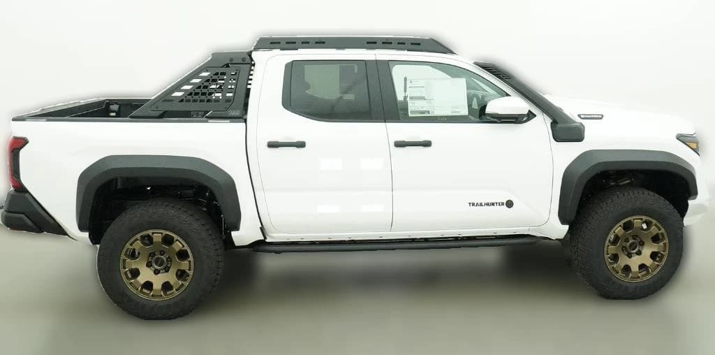 Toyota Tacoma 4WD Trailhunter Hybrid Double Cab 5' Bed AT (Natl) 2026 — side view