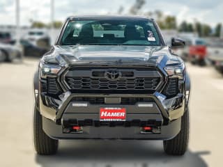 Toyota Tacoma 4WD TRD Off Road Hybrid Double Cab 5' Bed AT (Natl)