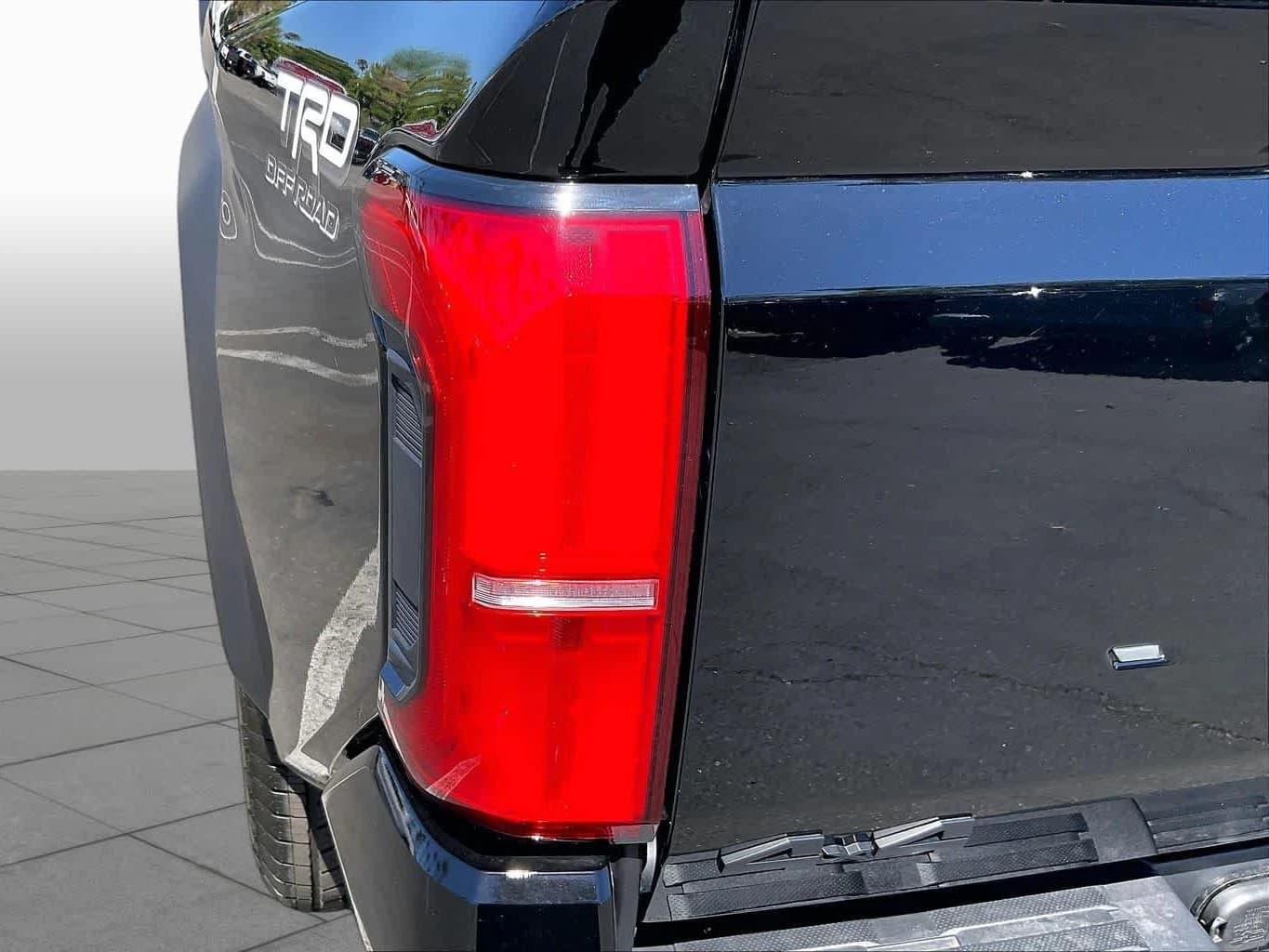 Toyota Tacoma 4WD TRD Off Road Hybrid Double Cab 5' Bed AT (Natl) 2026 — side view