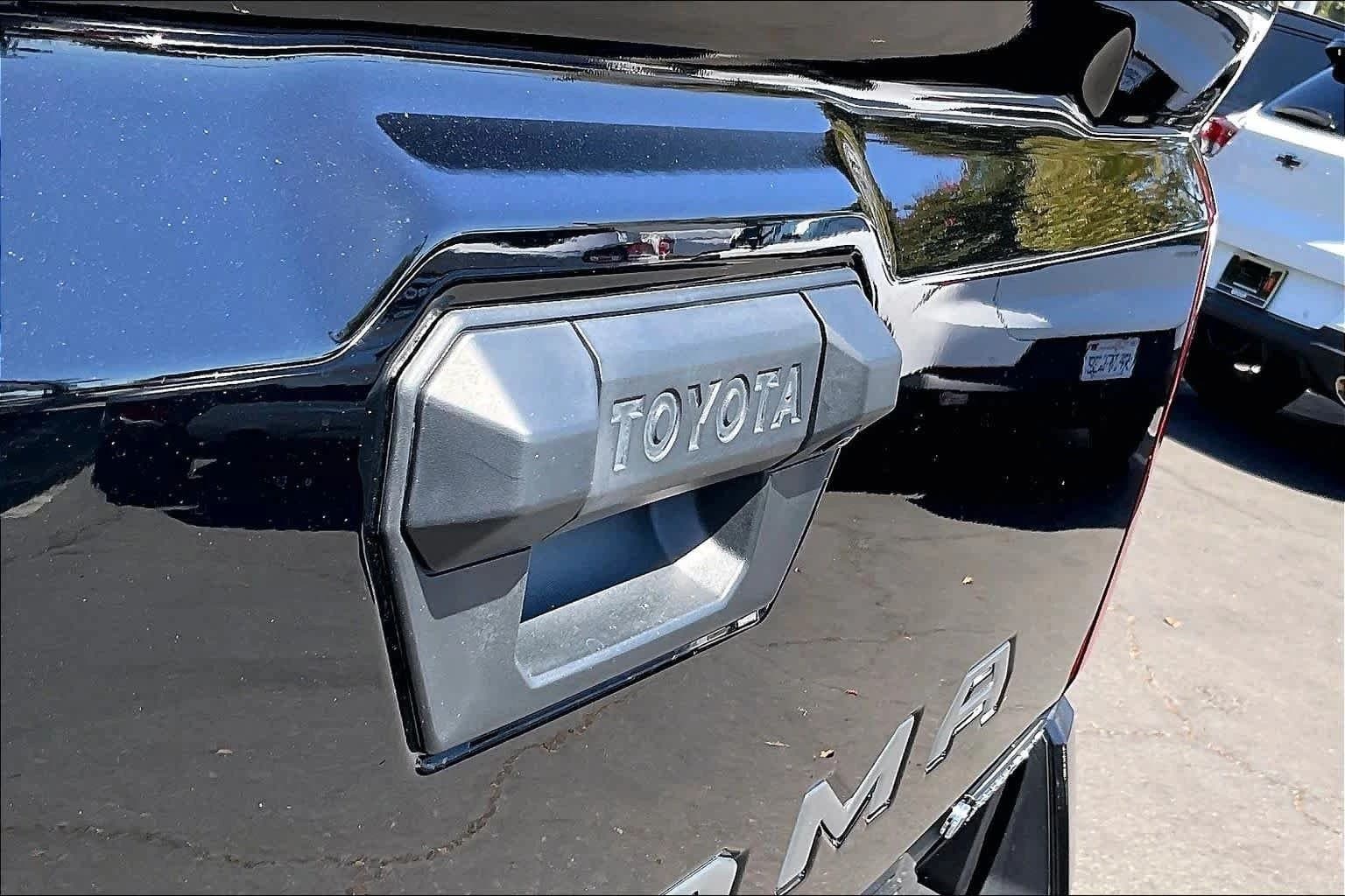 Toyota Tacoma 4WD TRD Off Road Hybrid Double Cab 5' Bed AT (Natl) 2026 — side view