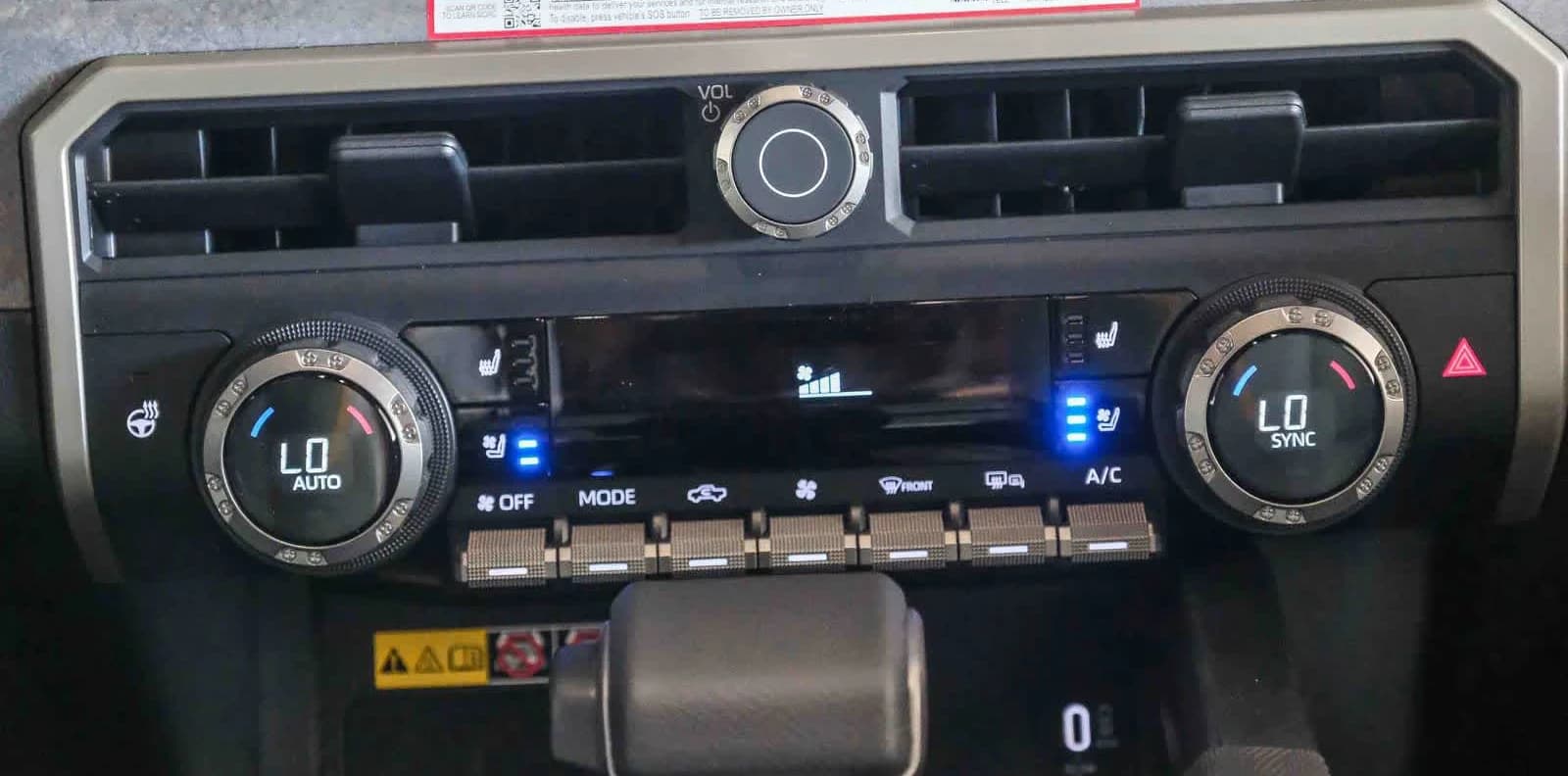Toyota Tacoma 4WD Trailhunter Hybrid Double Cab 6' Bed AT (Natl) 2026 — side view