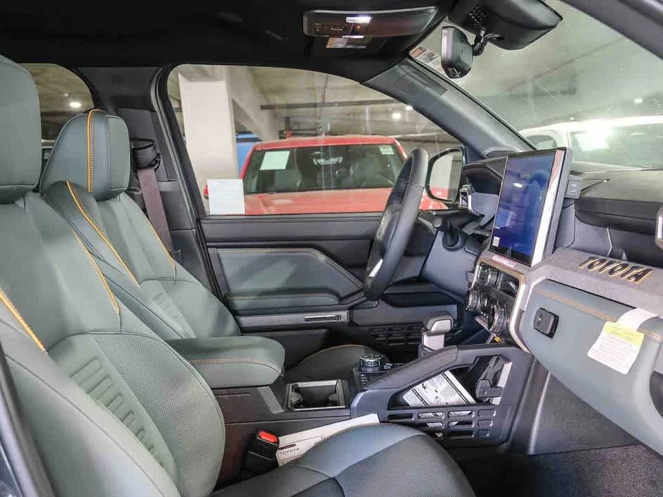 Toyota Tacoma 4WD Trailhunter Hybrid Double Cab 6' Bed AT (Natl) 2026 — side view
