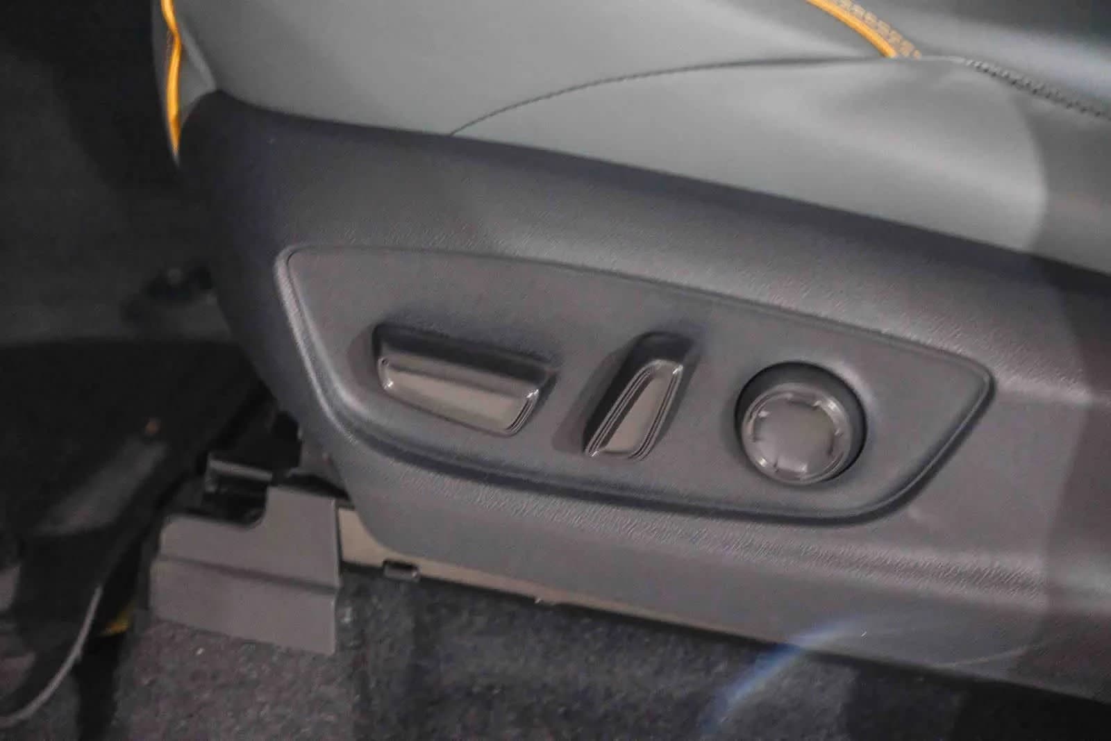 Toyota Tacoma 4WD Trailhunter Hybrid Double Cab 6' Bed AT (Natl) 2026 — side view