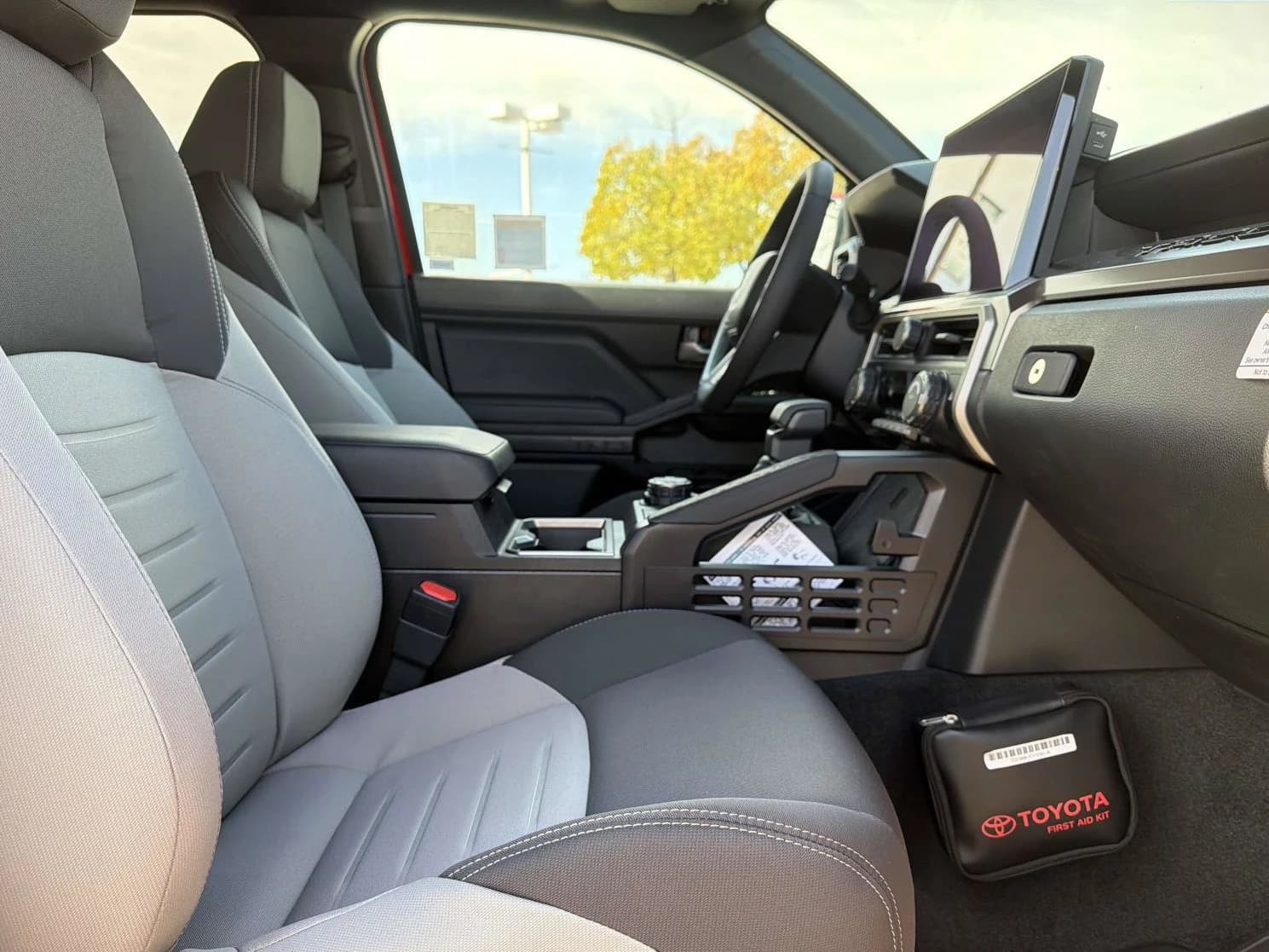 Toyota Tacoma 4WD TRD Off Road Hybrid Double Cab 5' Bed AT (Natl) 2026 — side view