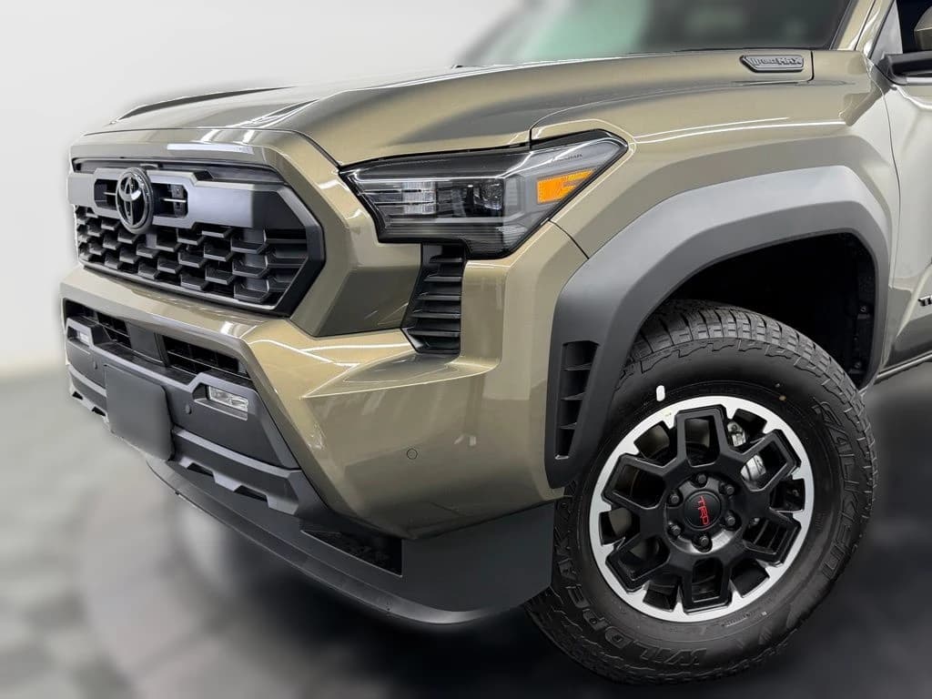 Toyota Tacoma 4WD TRD Off Road Hybrid Double Cab 5' Bed AT (Natl) 2026 — side view