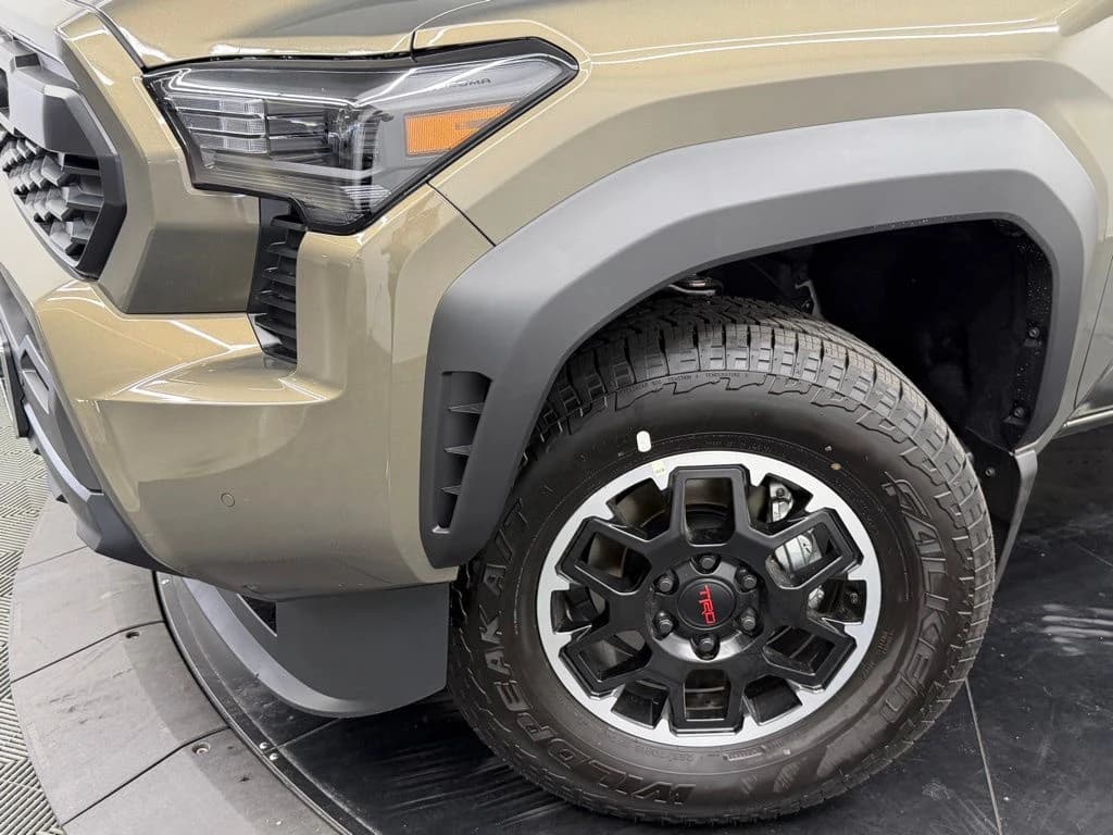 Toyota Tacoma 4WD TRD Off Road Hybrid Double Cab 5' Bed AT (Natl) 2026 — side view