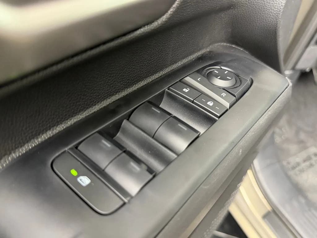 Toyota Tacoma 4WD TRD Off Road Hybrid Double Cab 5' Bed AT (Natl) 2026 — side view