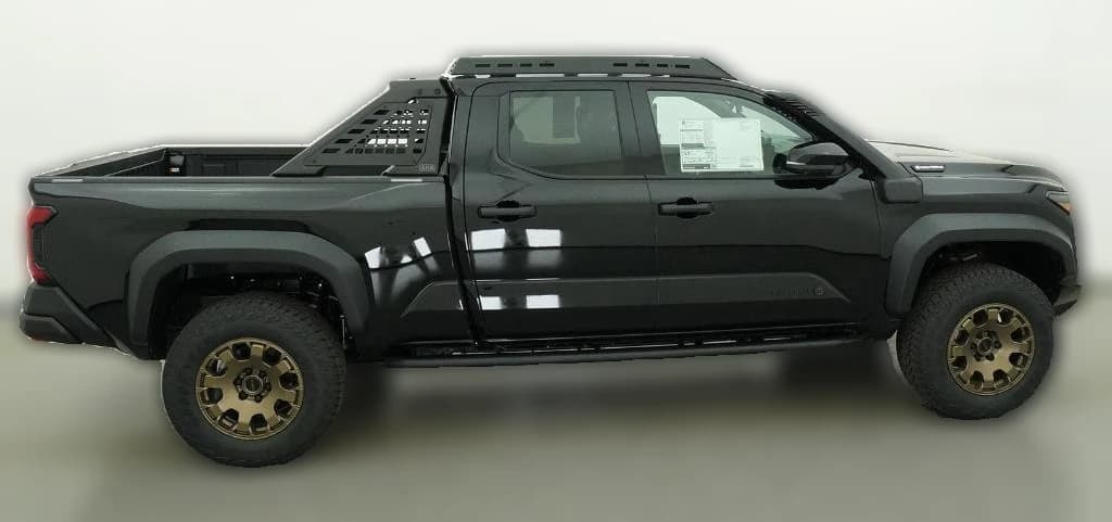 Toyota Tacoma 4WD Trailhunter Hybrid Double Cab 6' Bed AT (Natl) 2026 — side view