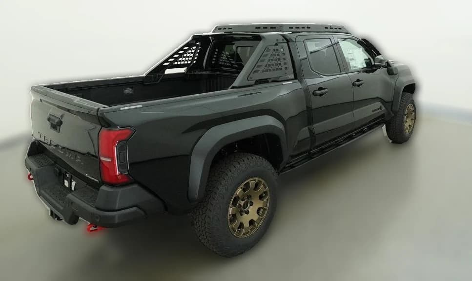 Toyota Tacoma 4WD Trailhunter Hybrid Double Cab 6' Bed AT (Natl) 2026 — side view