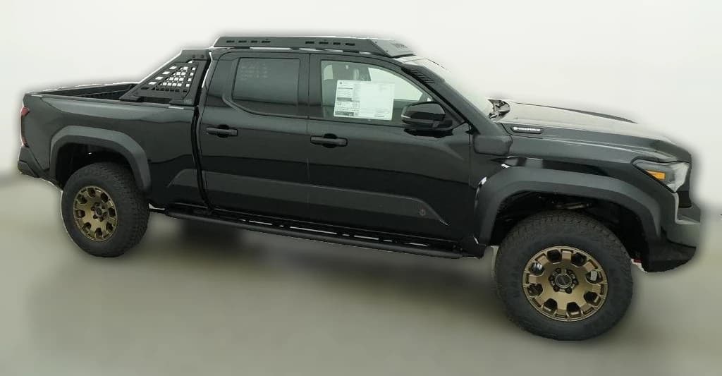 Toyota Tacoma 4WD Trailhunter Hybrid Double Cab 6' Bed AT (Natl) 2026 — side view