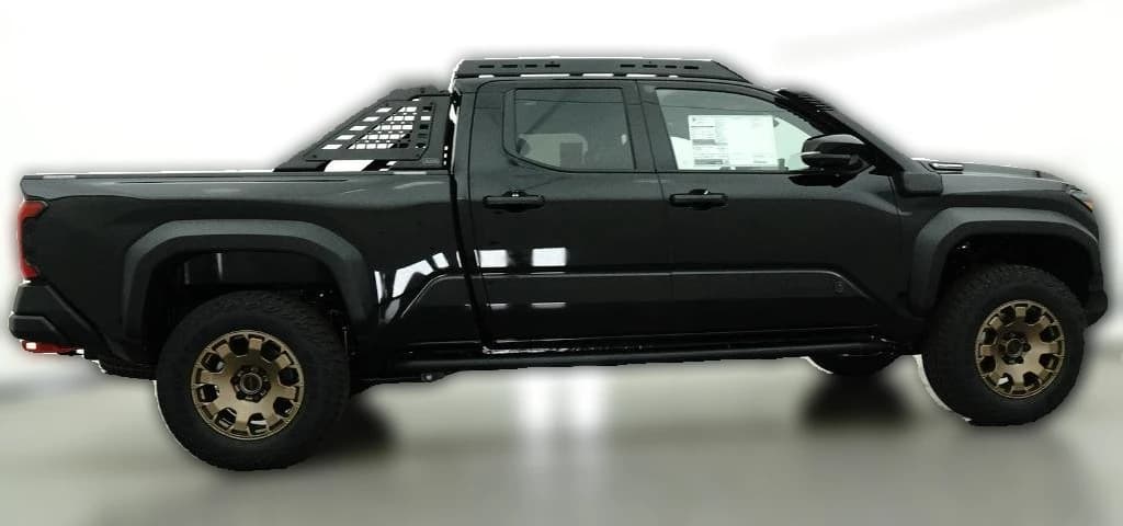 Toyota Tacoma 4WD Trailhunter Hybrid Double Cab 6' Bed AT (Natl) 2026 — side view