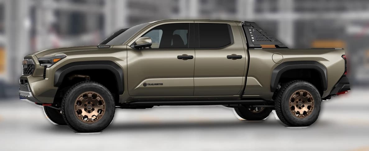 Toyota Tacoma 4WD Trailhunter Hybrid Double Cab 6' Bed AT (Natl) 2026 — side view