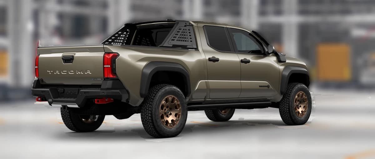 Toyota Tacoma 4WD Trailhunter Hybrid Double Cab 6' Bed AT (Natl) 2026 — side view